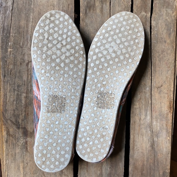 Ladies Toms - Picture 2 of 6